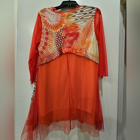 NWOT, Mirror Image asymetrical tunic - Picture 2 of 8